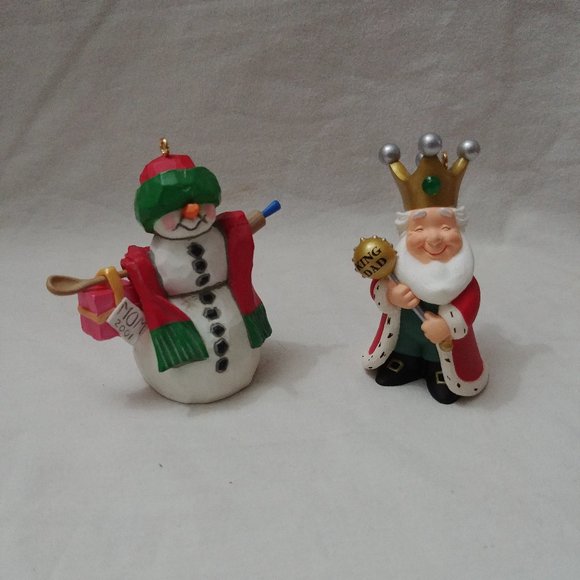 Hallmark Keepsake Ornaments - King Dad & 2001 Mom - Picture 1 of 12